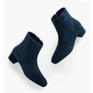 Talbots Perla Indigo Blue Suede Ankle Boots
Block Heel Size 7.5M